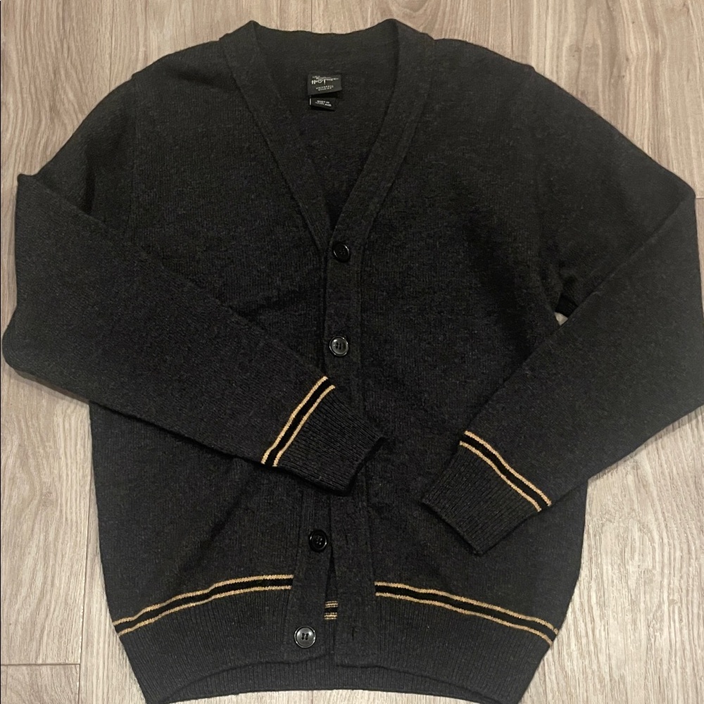 Cardigan Scottish wool sweater size Medium